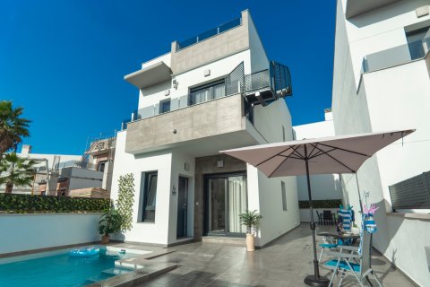 Продажа виллы Торревьеха, Аликанте, Испания 3 спальни, 116м2 №139785 - фото 1