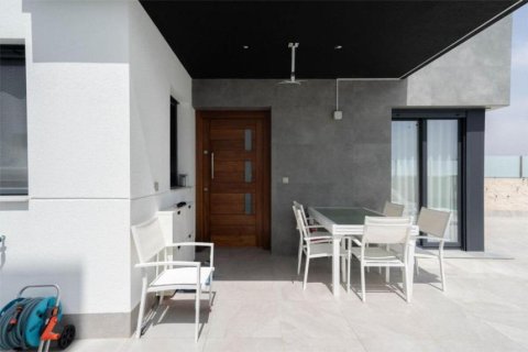 Hus till salu Torrevieja, Alicante, Spanien 3 sovrum, 175 kvm. Nr. 139779 - foto 4