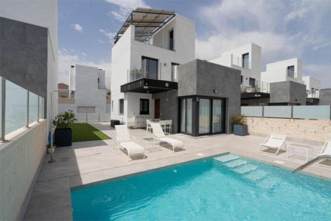 Hus till salu Torrevieja, Alicante, Spanien 3 sovrum, 175 kvm. Nr. 139779 - foto 1