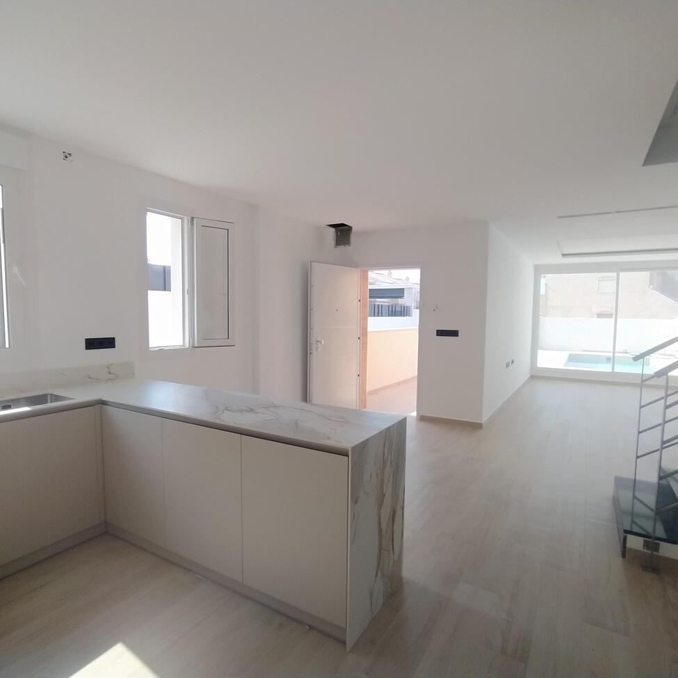 Villa in Torrevieja, Alicante, Spain 3 bedrooms,  No. 139782