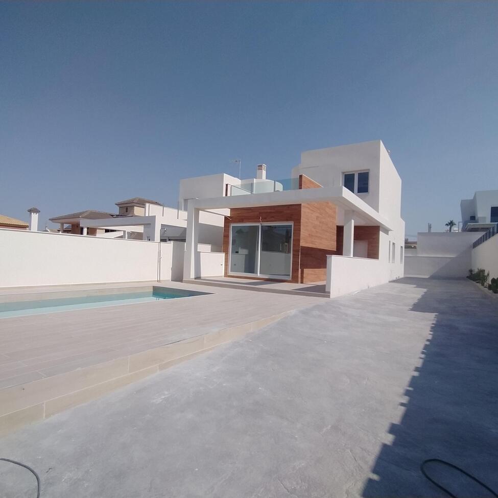 Villa in Torrevieja, Alicante, Spain 3 bedrooms,  No. 139782