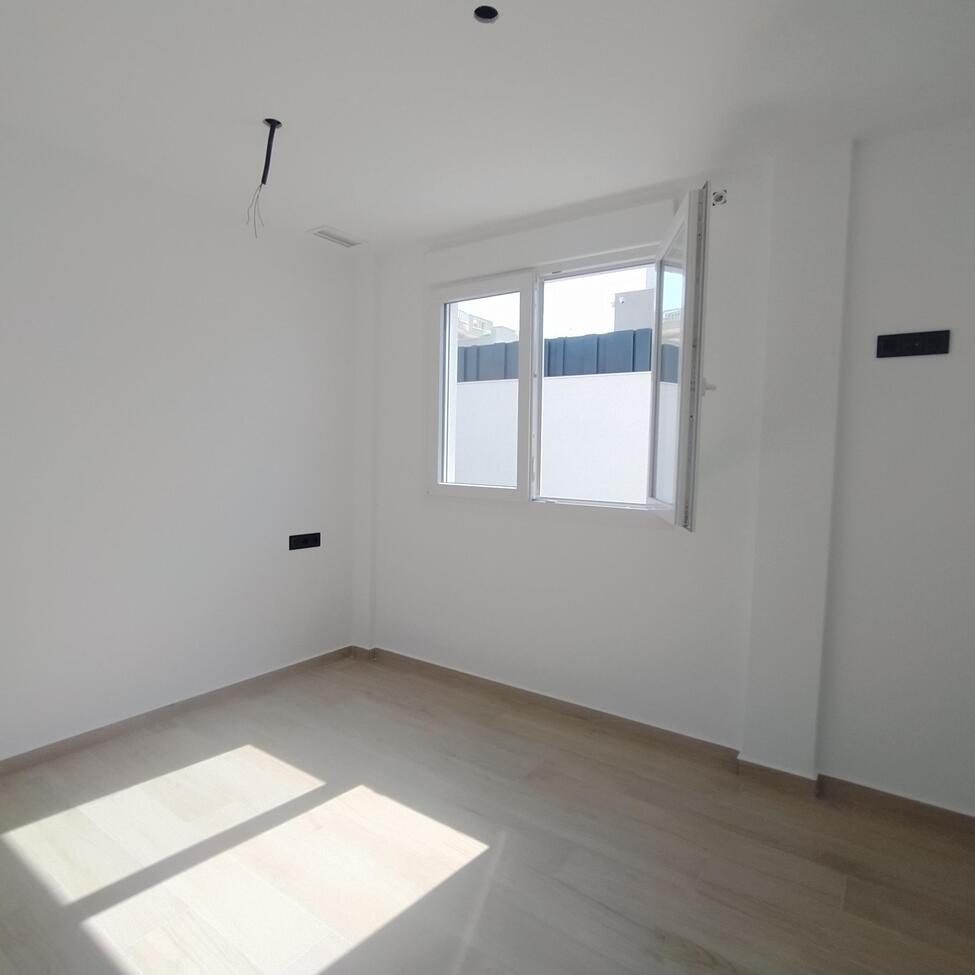 Villa in Torrevieja, Alicante, Spain 3 bedrooms,  No. 139782