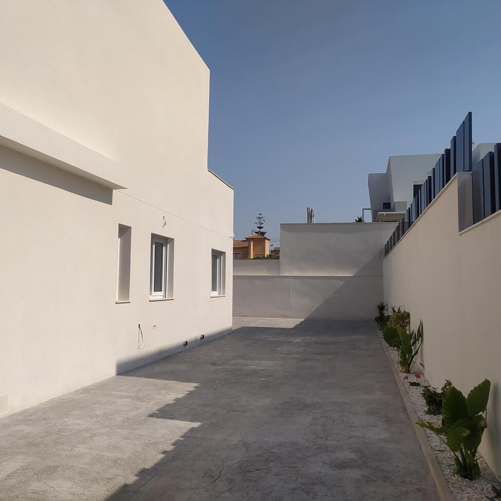 Villa in Torrevieja, Alicante, Spain 3 bedrooms,  No. 139782