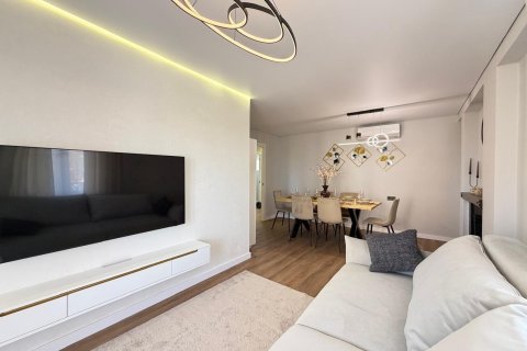 Apartment in Torrevieja, Alicante, Spain 3 bedrooms, 91 sq.m. No. 166008