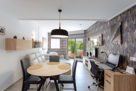 Apartment for sale in Torrevieja, Alicante, Spain 2 bedrooms, 70 sq.m. No. 143811 - photo 1