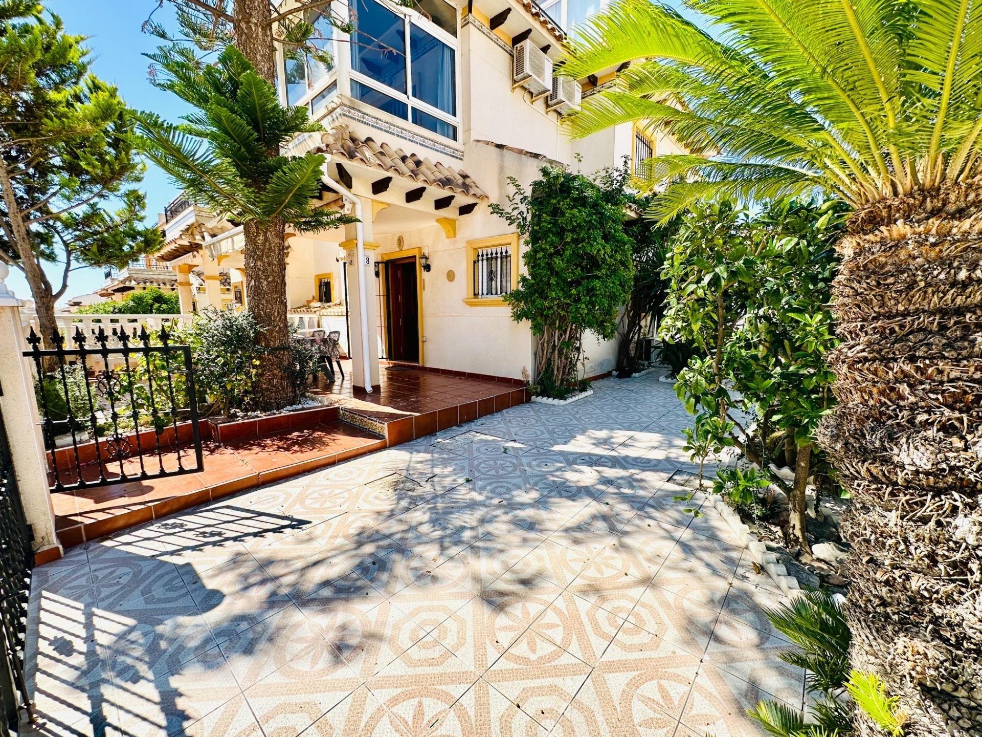 Villa in Alicante, Spain 2 bedrooms, 75 sq.m. No. 179420