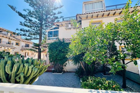 Villa till salu i Alicante, Spanien 2 sovrum, 75 kvm. Nr. 179420 - foto 4