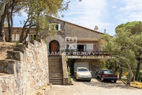 Huvila myytävänä Sant Feliu de Guixols, Girona, Espanja, 5 makuuhuonetta, 1245 m2 No. 177060 - kuva 13