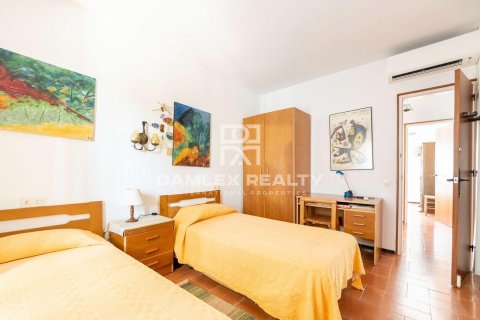 Huvila myytävänä Sant Feliu de Guixols, Girona, Espanja, 5 makuuhuonetta, 1245 m2 No. 177060 - kuva 27