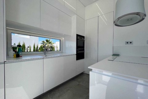 Villa in vendita a Pinar De Campoverde, Alicante, Spagna 3 camere da letto, 128 mq. N° 145715 - foto 3