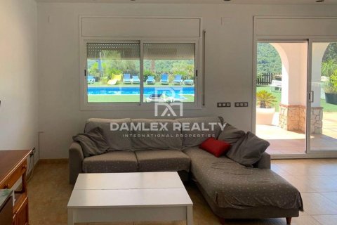 Villa for sale in Lloret de Mar, Girona, Spain 4 bedrooms, 108 sq.m. No. 177160 - photo 10