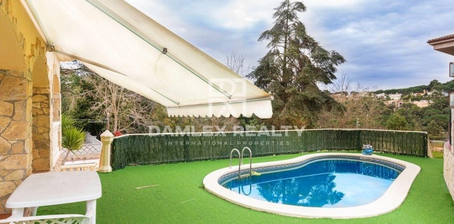 House à Lloret de Mar, Girona, Espagne 3 chambres, 251 m2 No. 177166
