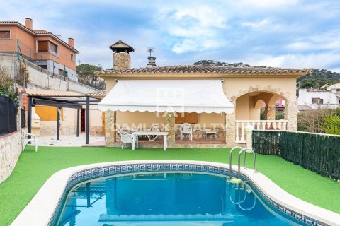 House à vendre à Lloret de Mar, Girona, Espagne, 3 chambres, 251 m2 No. 177166 - photo 2