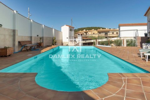 Villa for sale in L'Escala, Girona, Spain 5 bedrooms, 288 sq.m. No. 177164 - photo 2