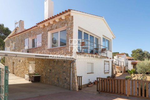 Villa for sale in L'Escala, Girona, Spain 5 bedrooms, 288 sq.m. No. 177164 - photo 27