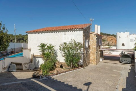 Villa for sale in L'Escala, Girona, Spain 5 bedrooms, 288 sq.m. No. 177164 - photo 29