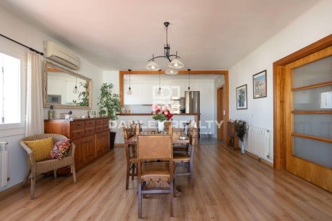 Villa for sale in L'Escala, Girona, Spain 5 bedrooms, 288 sq.m. No. 177164 - photo 8