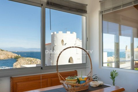 Villa for sale in L'Escala, Girona, Spain 5 bedrooms, 288 sq.m. No. 177164 - photo 5