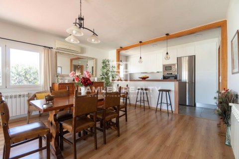 Villa for sale in L'Escala, Girona, Spain 5 bedrooms, 288 sq.m. No. 177164 - photo 9