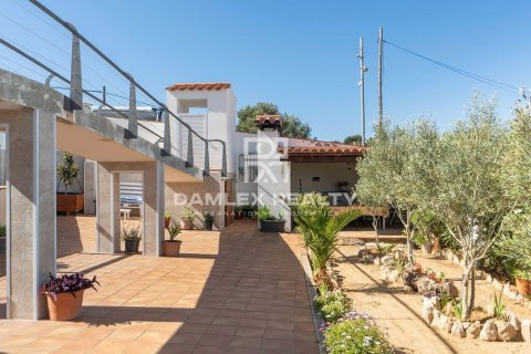 Villa for sale in L'Escala, Girona, Spain 5 bedrooms, 288 sq.m. No. 177164 - photo 26