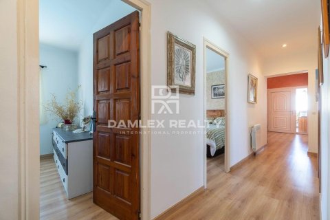 Villa for sale in L'Escala, Girona, Spain 5 bedrooms, 288 sq.m. No. 177164 - photo 18