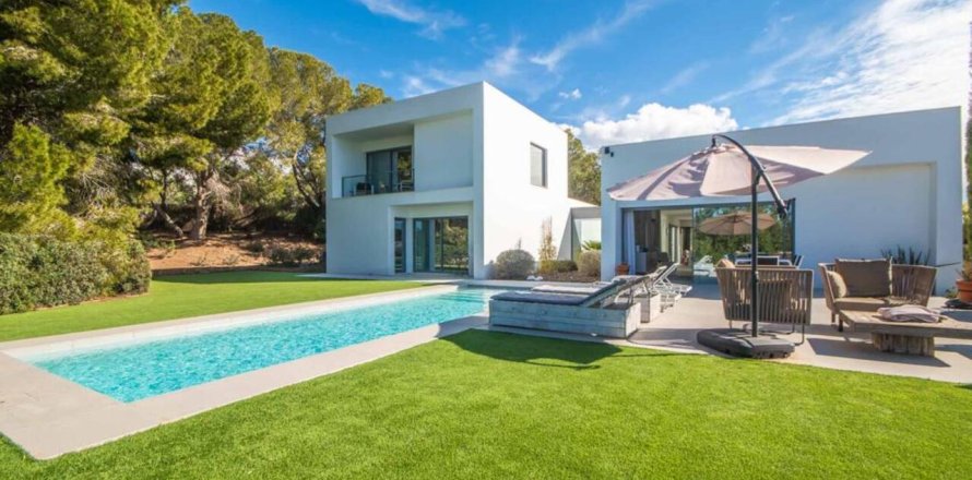 Villa in Alicante, Spain 4 bedrooms, 285 sq.m. No. 152196