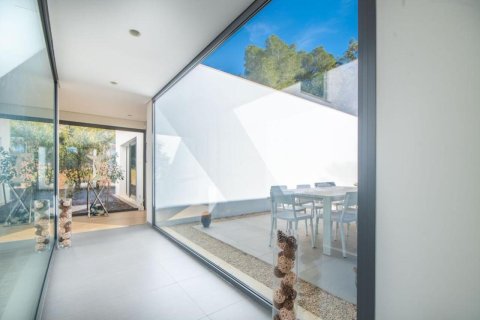 Villa for sale in Alicante, Spain 4 bedrooms, 285 sq.m. No. 152196 - photo 11