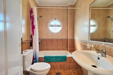 Townhouse for sale in Alicante, Spain 3 bedrooms, 77 sq.m. No. 152198 - photo 23