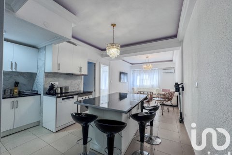 Lägenhet till salu i Alicante, Spanien 4 sovrum, 120 kvm. Nr. 153170 - foto 2