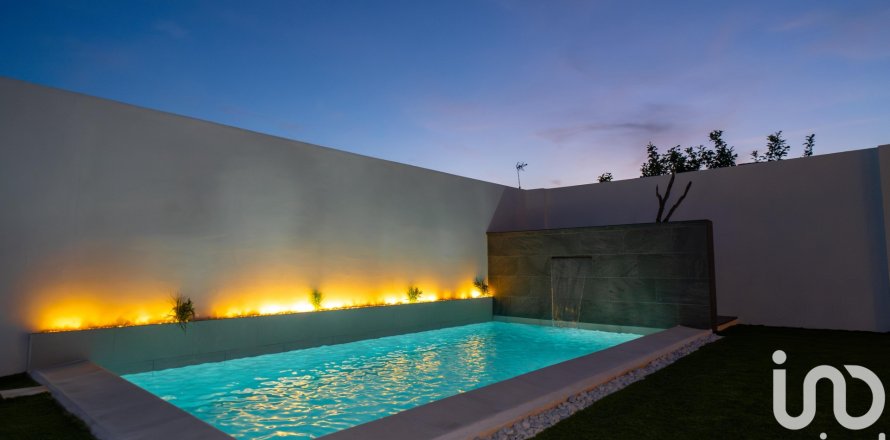 House in Malaga, Spain 2 bedrooms, 174 sq.m. No. 153171