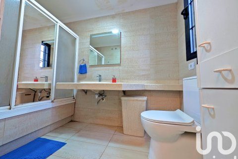 Продажа таухауса в Сан-Кристобаль-де-Ла-Лагуна, Тенерифе, Испания 4 спальни, 259м2 №153167 - фото 22