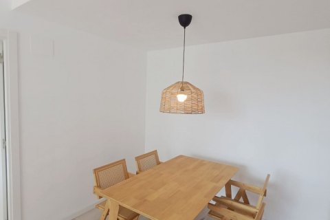 Продажа квартиры в Л'Аметлья-де-Мар, Таррагона, Испания 2 спальни, 84м2 №152908 - фото 9