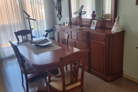 Продажа дома в Кальдес-де-Малавелья, Герона, Испания 4 спальни, 361м2 №152912 - фото 2