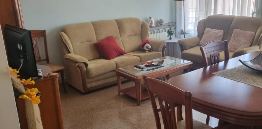 Дом в Кальдес-де-Малавелья, Герона, Испания 4 спальни, 361м2 №152912