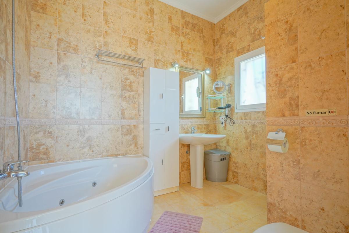 Villa in Benitachell, Alicante, Spain 3 bedrooms, 165 sq.m. No. 102252