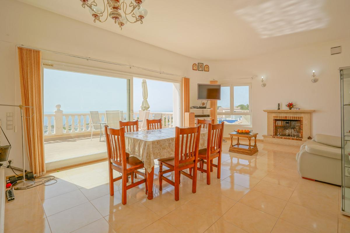 Villa in Benitachell, Alicante, Spain 3 bedrooms, 165 sq.m. No. 102252