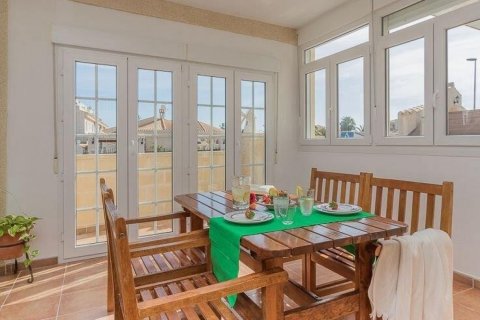 Townhouse for sale in Alicante, Spain 3 bedrooms, 90 sq.m. No. 161681 - photo 16