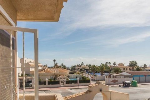 Townhouse for sale in Alicante, Spain 3 bedrooms, 90 sq.m. No. 161681 - photo 5