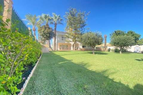 Villa en venta en Cabo Roig, Alicante, España 8 dormitorios, 350 m2 No. 161735 - foto 21