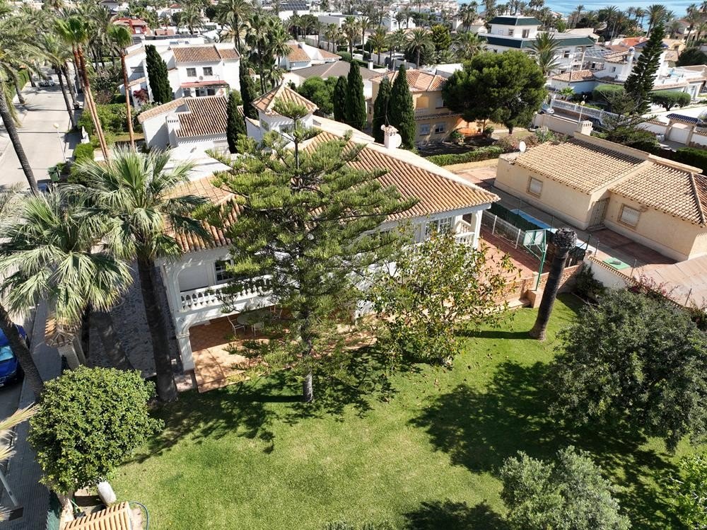 Huvila Cabo Roig, Alicante, Espanja 8 makuuhuonetta, 350 m2 No. 161735