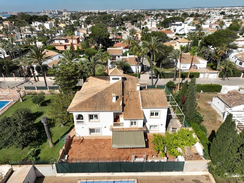 Huvila Cabo Roig, Alicante, Espanja 8 makuuhuonetta, 350 m2 No. 161735