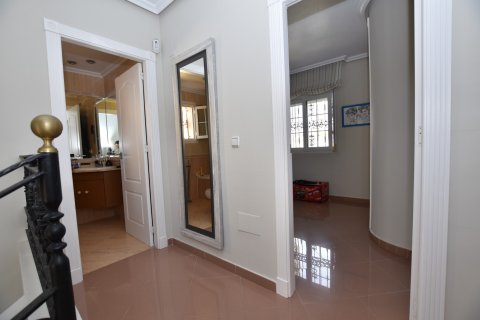 Huvila myytävänä Alicante, Espanja, 3 makuuhuonetta, 142 m2 No. 161682 - kuva 18