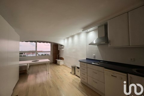 Kattohuoneisto myytävänä Sitges, Barcelona, Espanja, 1 makuuhuone, 47 m2 No. 154225 - kuva 4