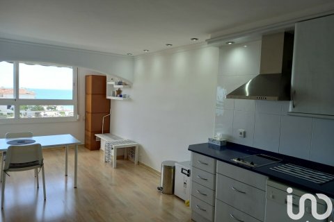 Kattohuoneisto myytävänä Sitges, Barcelona, Espanja, 1 makuuhuone, 47 m2 No. 154225 - kuva 2