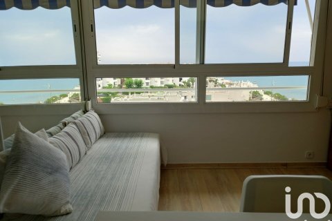 Kattohuoneisto myytävänä Sitges, Barcelona, Espanja, 1 makuuhuone, 47 m2 No. 154225 - kuva 3