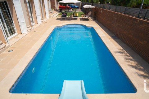 Продажа дома в Премия де Мар, Барселона, Испания 6 спален, 544м2 №154219 - фото 3