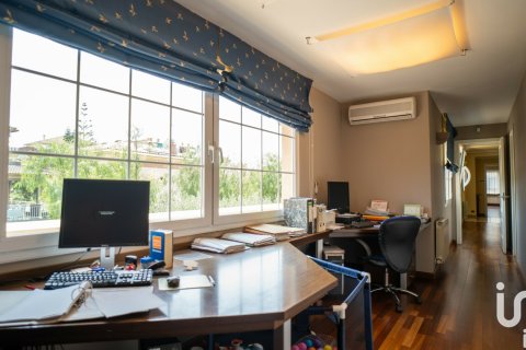 Продажа дома в Премия де Мар, Барселона, Испания 6 спален, 544м2 №154219 - фото 19