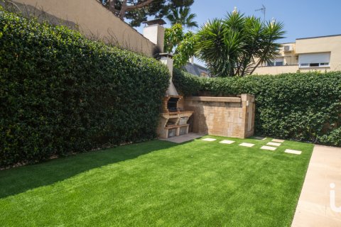 Продажа дома в Премия де Мар, Барселона, Испания 6 спален, 544м2 №154219 - фото 5