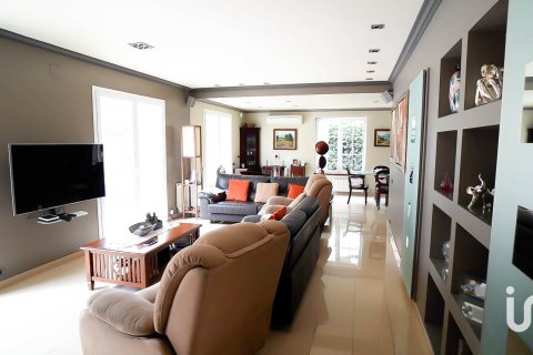 Продажа дома в Премия де Мар, Барселона, Испания 6 спален, 544м2 №154219 - фото 9