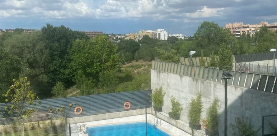 Appartamento a Madrid, Spagna 4 camere da letto, 220 mq. N° 143142